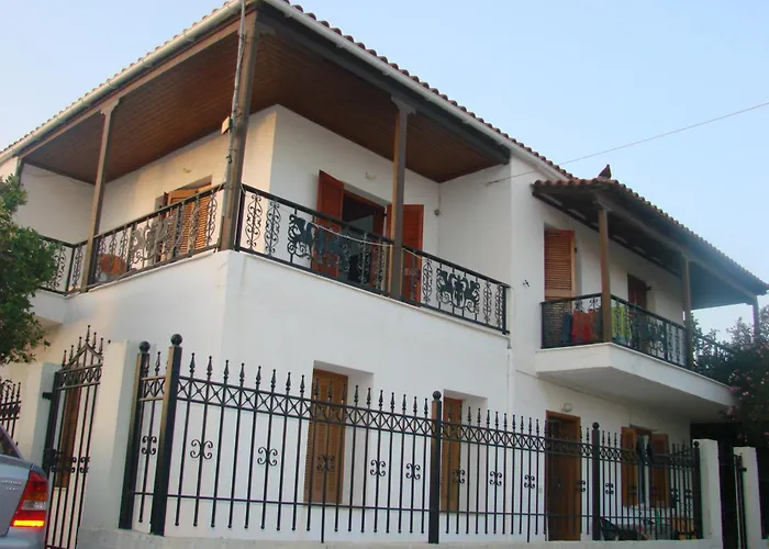 Daire Ioanna's Traditional Elia (Laconia)