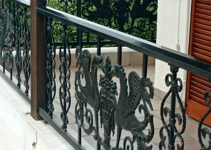 Ioanna's Traditional Daire *